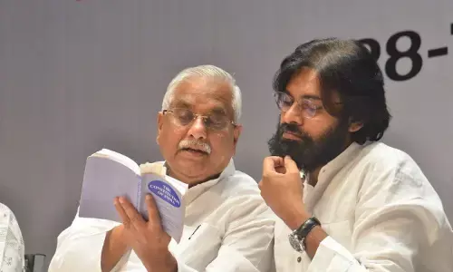 కేటీఆర్ సవాల్ ను స్వీకరించిన పవన్