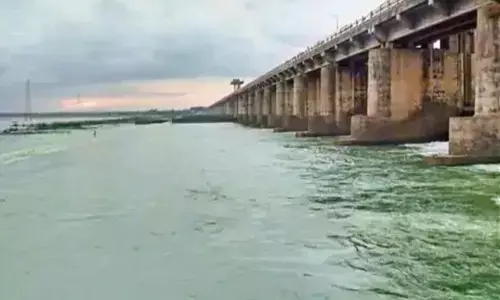 మళ్లీ పెరుగుతున్న గోదావరి
