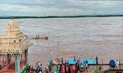 భద్రాచలం వద్ద రెండో ప్రమాద హెచ్చరిక