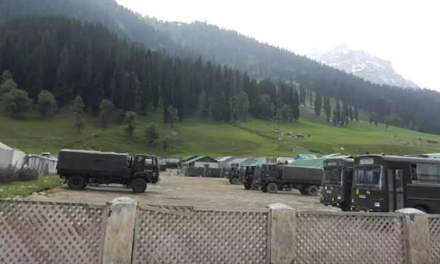 ఆత్మాహుతి దాడి.. ముగ్గురి జవాన్ల వీరమరణం