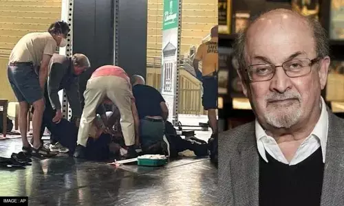 వెంటిలేటర్ పై సల్మాన్ రష్దీ