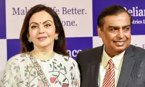అంబానీ ఫ్యామిలీకి బెదిరింపు కాల్స్.. ఒకరు అరెస్ట్