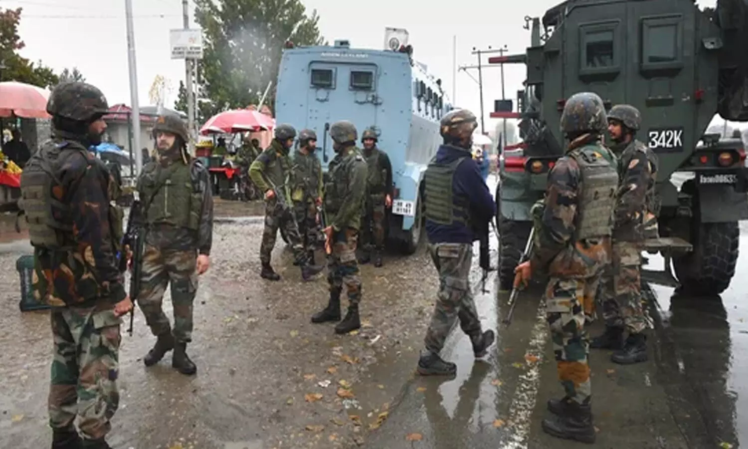 దారుణం.. కాశ్మీరీ పండిట్ ను కాల్చిచంపిన ఉగ్రవాదులు