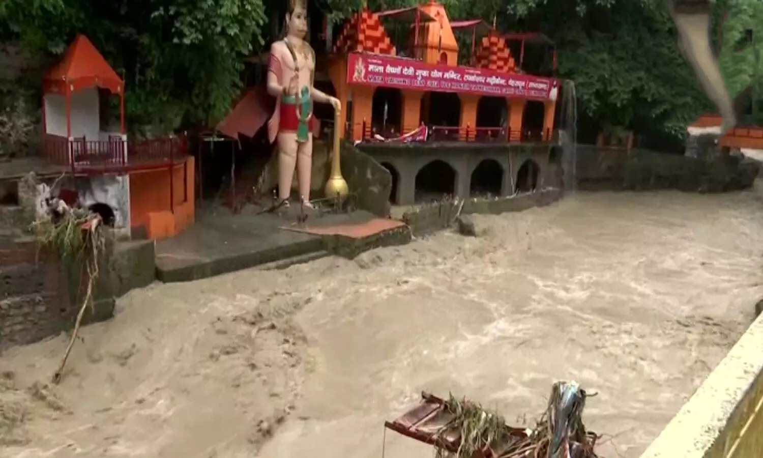 భారీ వరదలతో ఉత్తర భారతం విలవిల