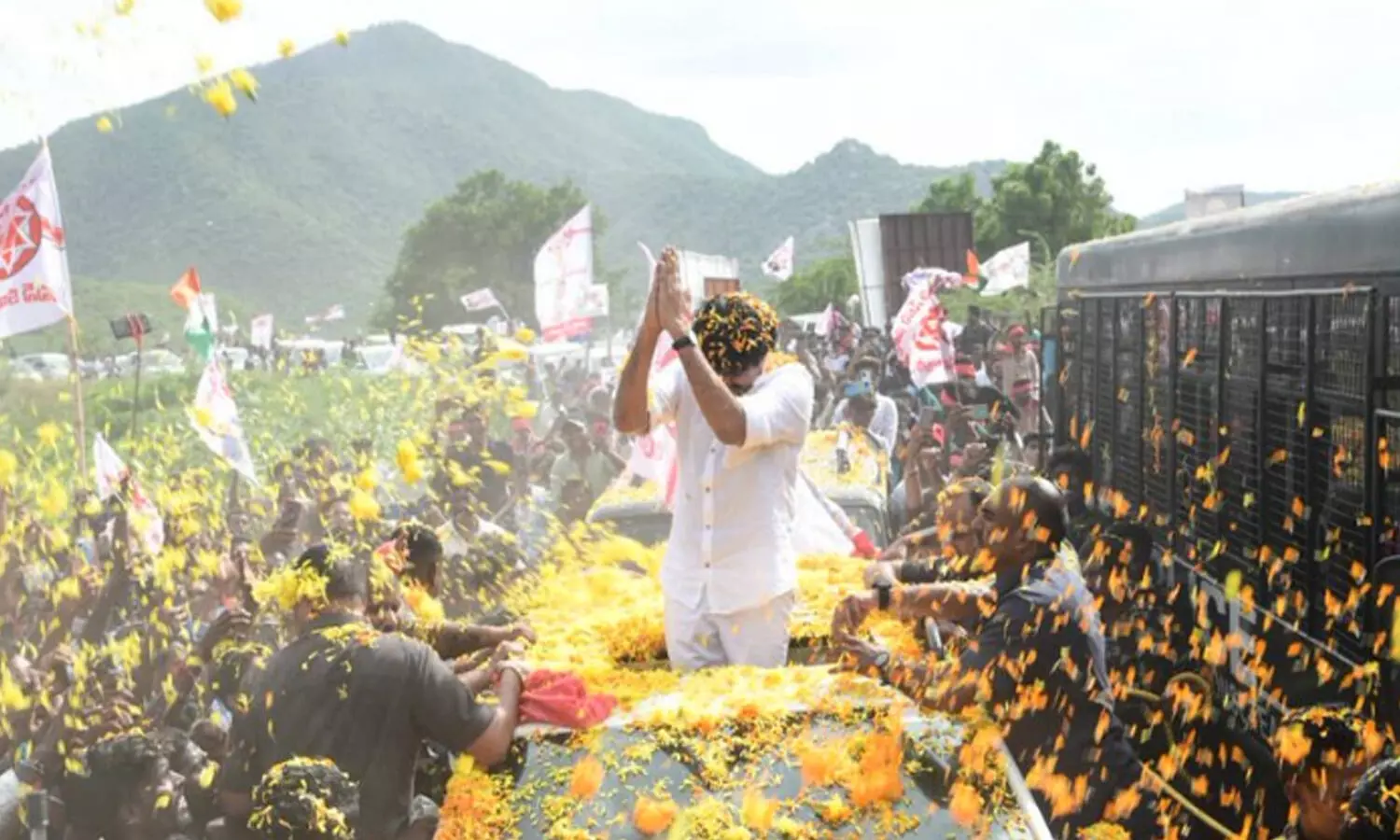 జనసేనకు ఒక అవకాశమివ్వండి