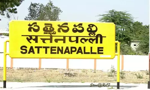 విషాదం.. డ్రైనేజీలో పడి ముగ్గురి మృతి