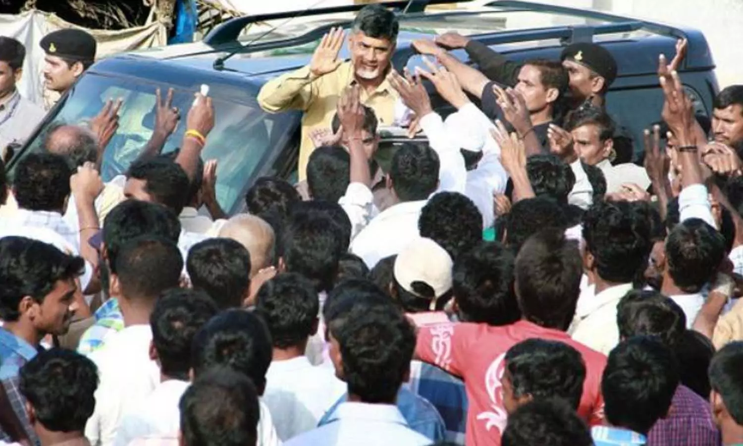 చంద్రబాబు పర్యటన... కుప్పంలో టెన్షన్ చంద్రబాబు పర్యటన... కుప్పంలో టెన్షన్