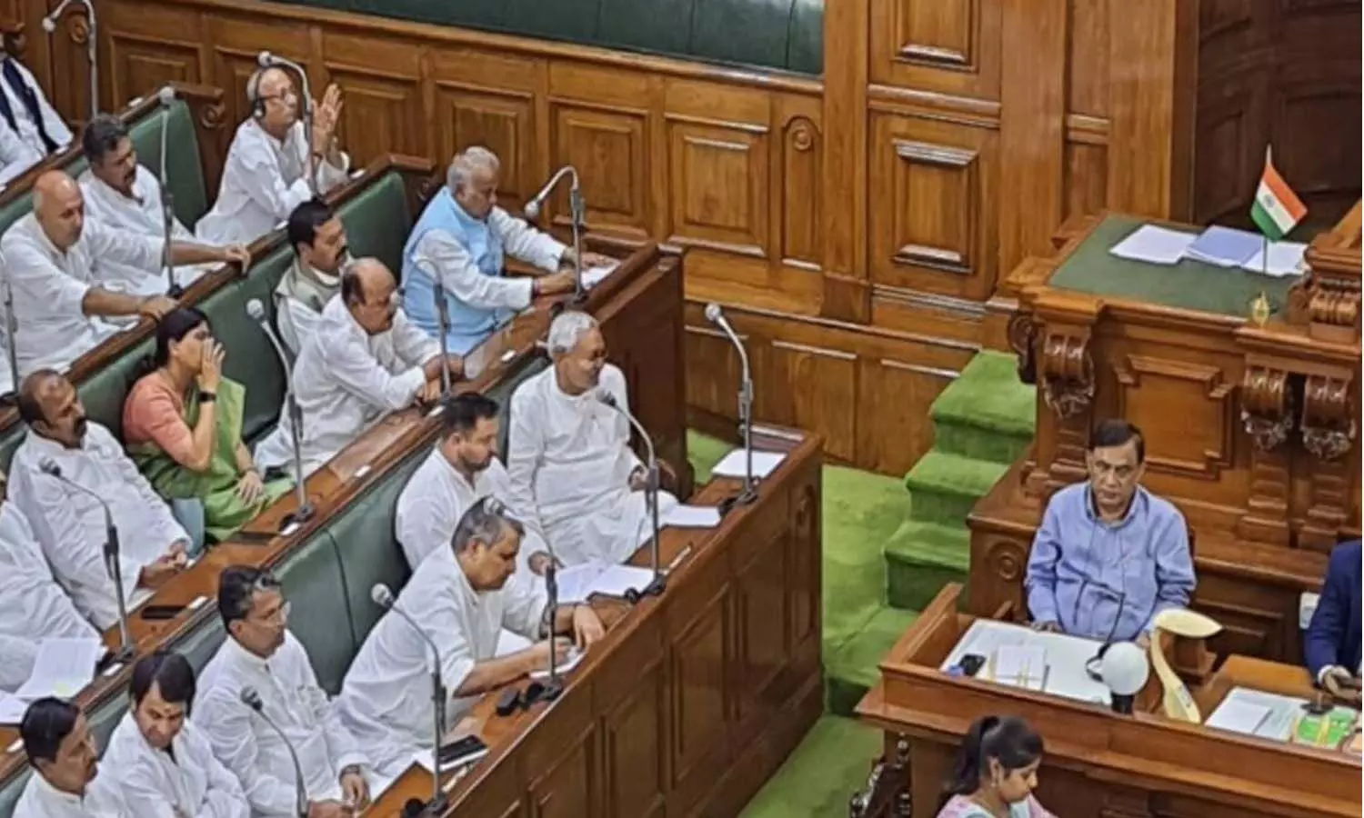 బలపరీక్షలో గట్టెక్కిన నితీష్ సర్కార్