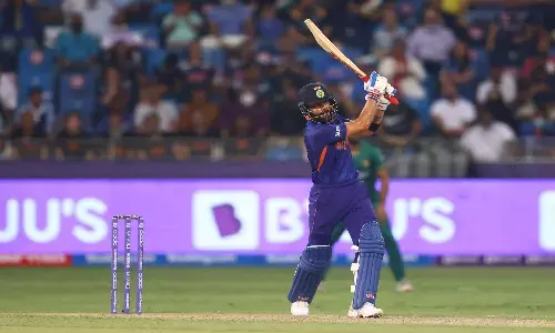 స్పిన్నర్లపై భారీ షాట్స్ తో విరుచుకుపడిన విరాట్ కోహ్లీ