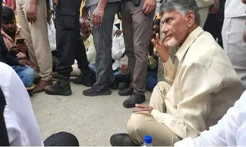 కుప్పం టీడీపీ నేతలపై కేసులు