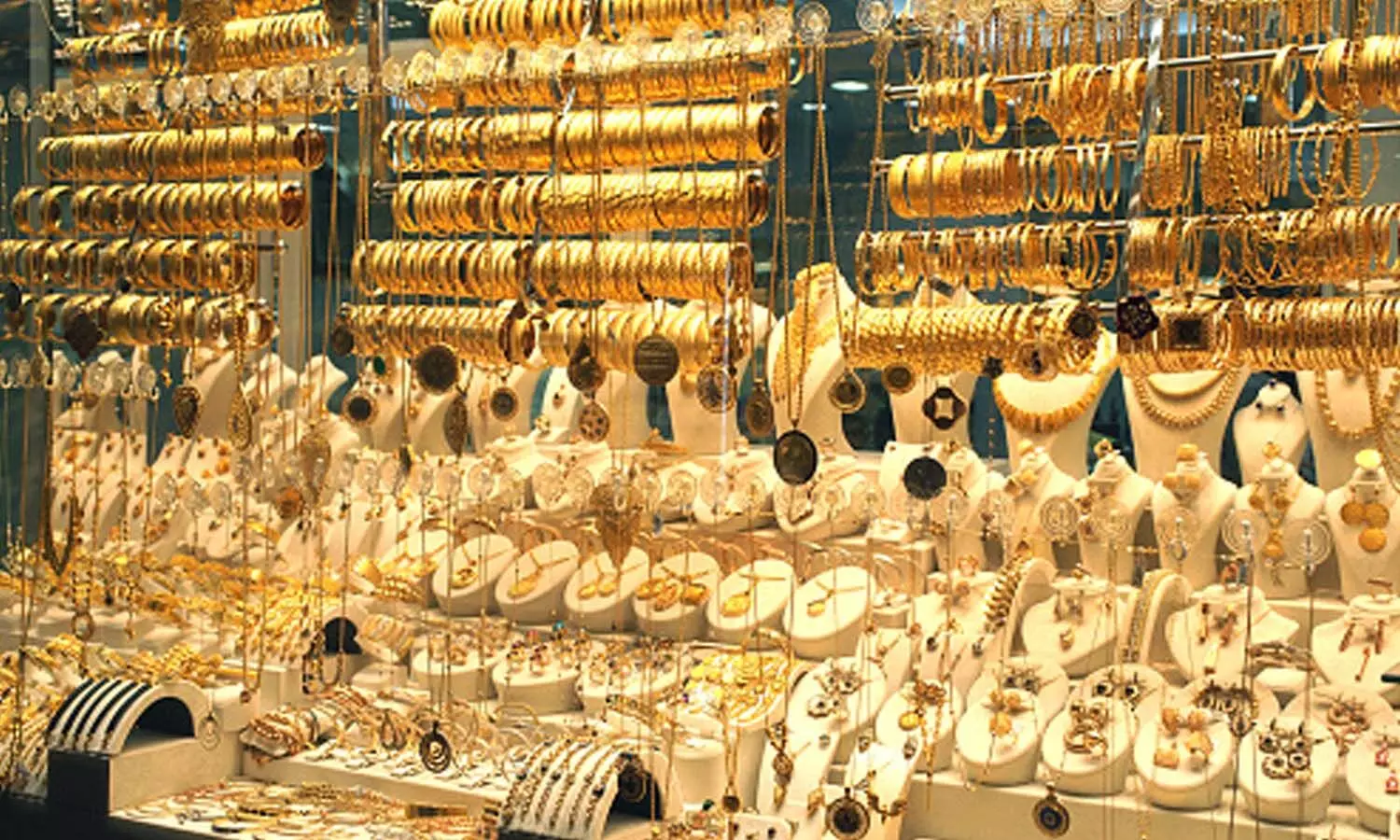 బ్యాడ్ న్యూస్.. రెండో రోజూ పెరిగిన బంగారం ధర బ్యాడ్ న్యూస్.. రెండో రోజూ పెరిగిన బంగారం ధర