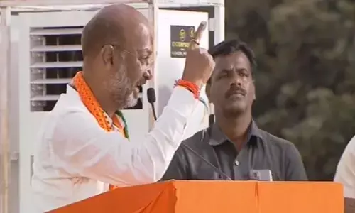 కేసీఆర్ ఆస్తుల చిట్టా తీస్తున్నాం