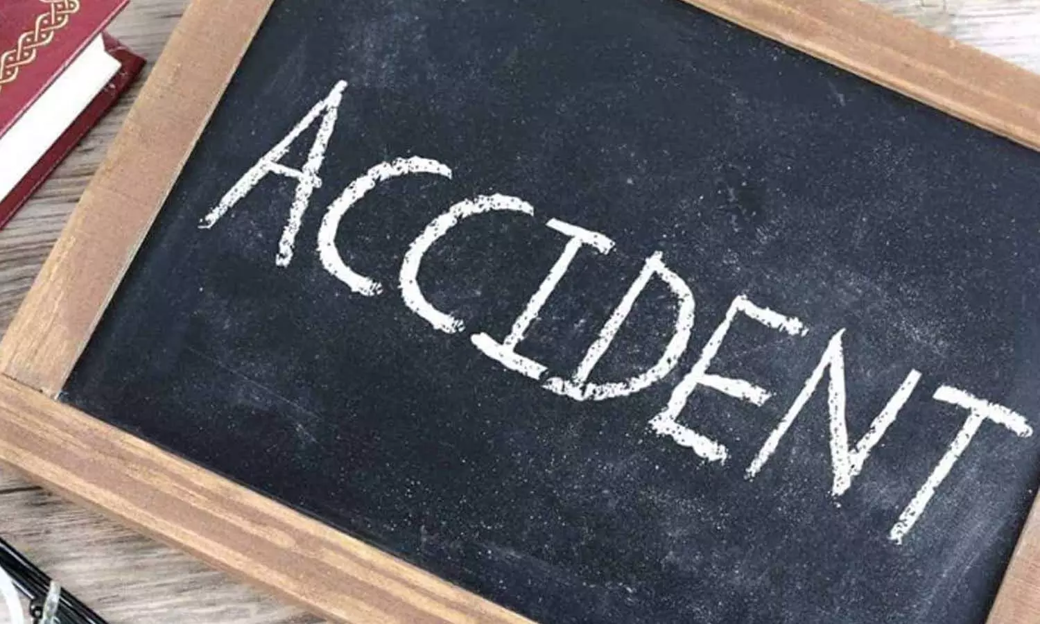 జమ్మూకాశ్మీర్ లో ఘోర రోడ్డు ప్రమాదం.. ఎనిమిది మంది మృతి