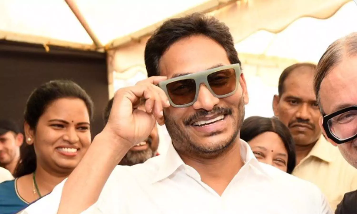 వైసీపీ కొత్త ఎత్తుగడ.. షిఫ్టింగ్ తో టీడీపీకి చెక్ వైసీపీ కొత్త ఎత్తుగడ.. షిఫ్టింగ్ తో టీడీపీకి చెక్