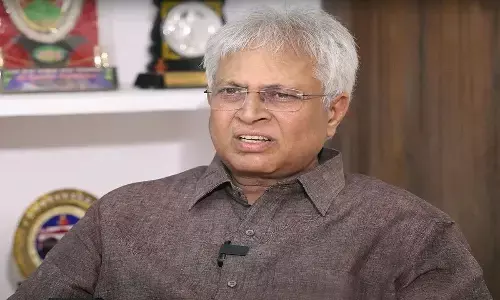 ఆ ఒక్క వ్యక్తి లేకపోవడంతో జీవితాలు తారుమారు.. మాజీ ఎంపీ ఉండవల్లి