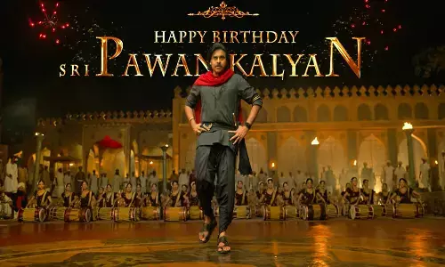 అదిరిపోయిన పవర్ గ్లాన్స్.. తొడకొట్టిన తెలుగోడు