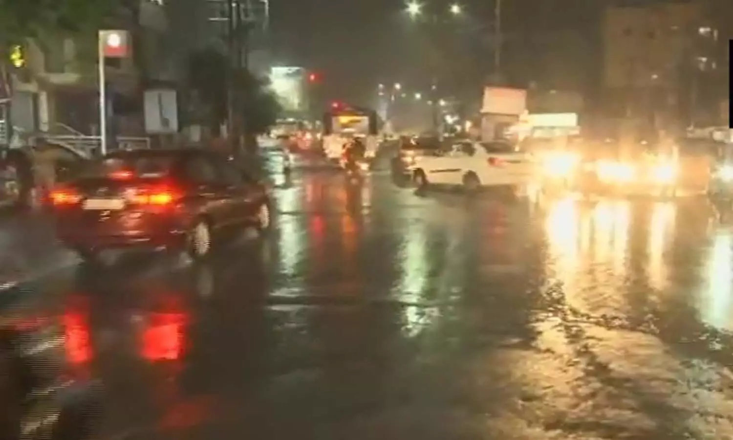 హైదరాబాద్ లో కుండపోత వాన