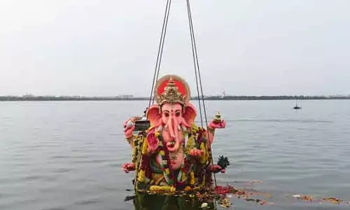 దిగొచ్చిన ప్రభుత్వం.. ట్యాంక్‌బండ్ లోనే నిమజ్జనం