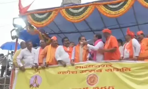 ఎంజే మార్కెట్ వద్ద ఉద్రిక్తత.. అసోం సీఎంను..?