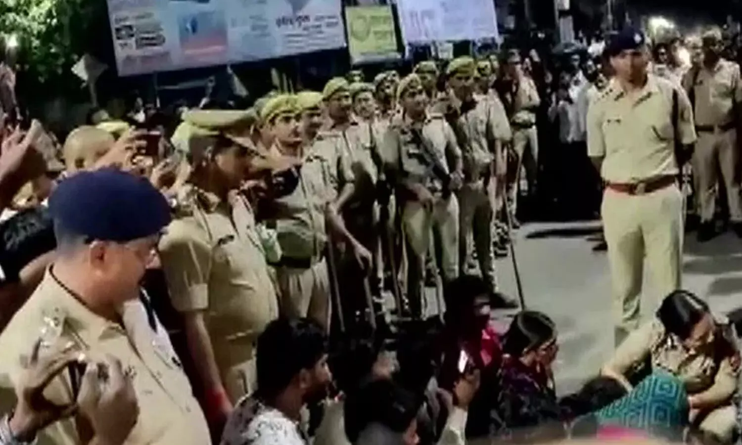 కలకలం రేపిన అక్కాచెల్లెళ్ల మృతి.. హత్యాచారం జరిగిందా ?