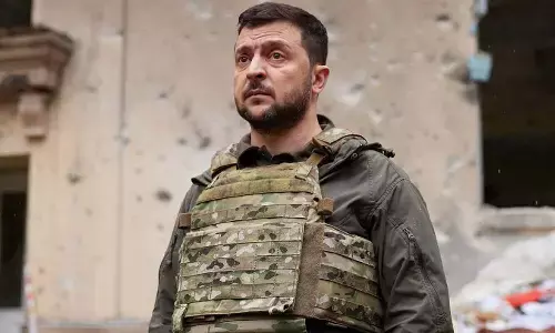 జెలెన్ స్కీ కి ప్రమాదం.. కాన్వాయ్ లో కారును?