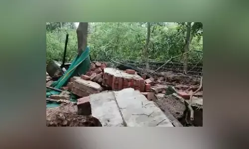 భారీవర్షాలకు కూలిన బతుకులు