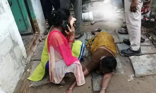 కృష్ణాజిల్లాలో విషాదం.. బావిలో పూడికతీస్తూ నలుగురి మృతి