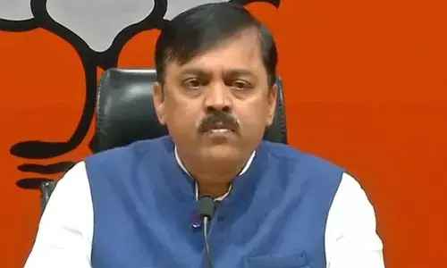 మూడు రాజధానుల బిల్లు సాధ్యం కాదు