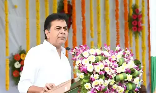 నాటి హోంమంత్రి అలా.. ఇప్పటి హోంమంత్రి ఇలా