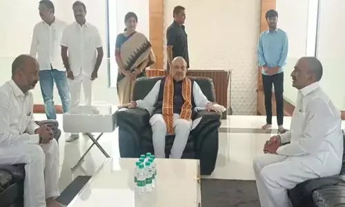 మాజీ మంత్రి ఈటల వద్దకు అమిత్ షా