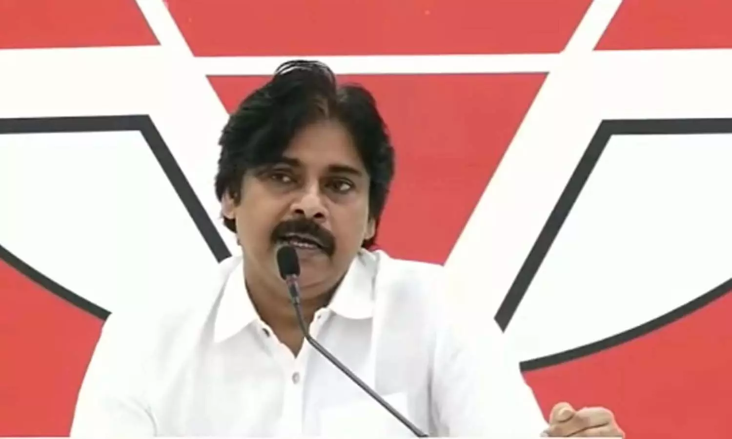 నా దగ్గర ధనం లేదు.. ధైర్యం ఉంది