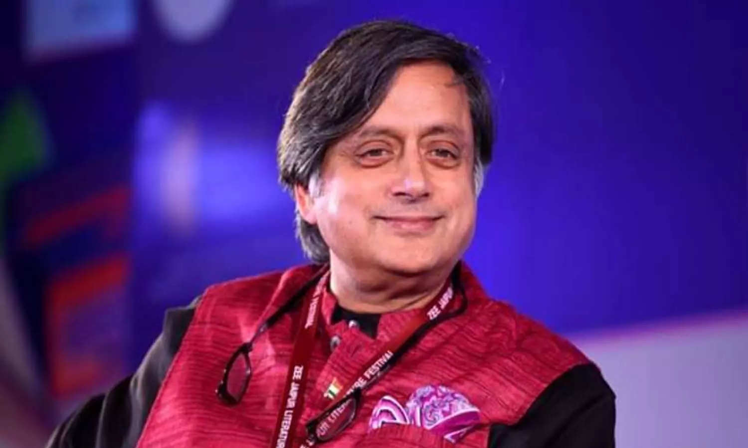 అధ్యక్ష పదవికి శశిధరూర్ పోటీ