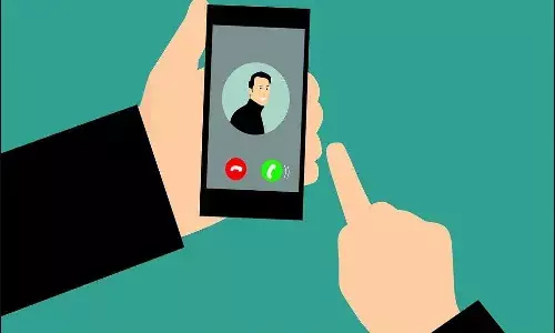 నాలుగు రోజుల పరిచయానికే వీడియో కాల్.. యువకుడికి యువతి బ్లాక్ మెయిల్