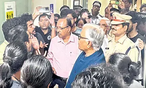 హెచ్‌సీయూలో విద్యార్థుల ఆందోళన