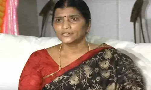 మీడియా ముందుకు వచ్చిన లక్ష్మిపార్వతి.. ఆ ఒక్క విషయం గురించి మాట్లాడలేదు