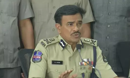 cv anand, hyderabad police commissioner, seat belt