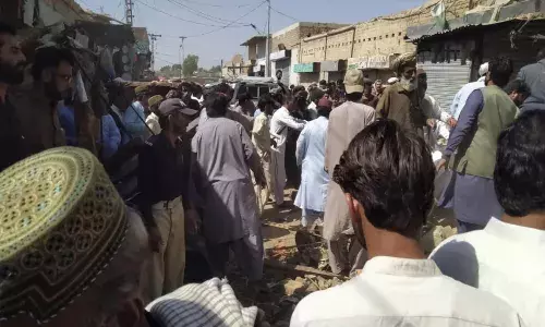 స్వీట్ షాప్ లో బాంబ్ బ్లాస్ట్