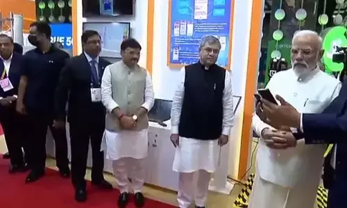 5జీ సేవలను ప్రారంభించిన మోదీ