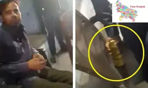 బీర్ తాగుతూ విద్యార్థులకు పాఠాలు చెప్పిన మాస్టార్