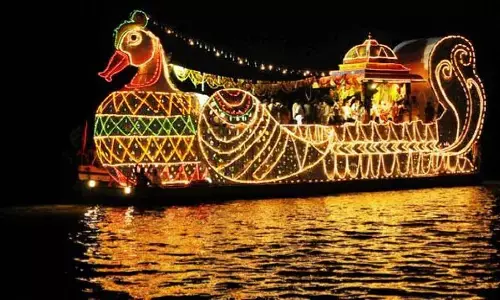 భక్తులకు షాక్.. కృష్ణానదిలో దుర్గమ్మ తెప్పోత్సవం రద్దు ?