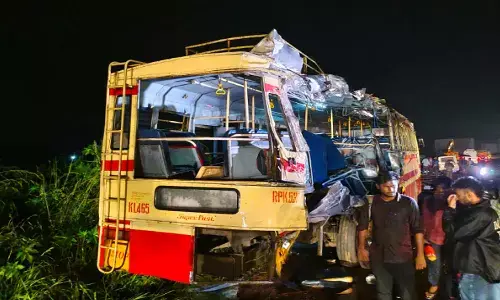 పండగపూట విషాదం.. 9 మంది విద్యార్థులు మృతి