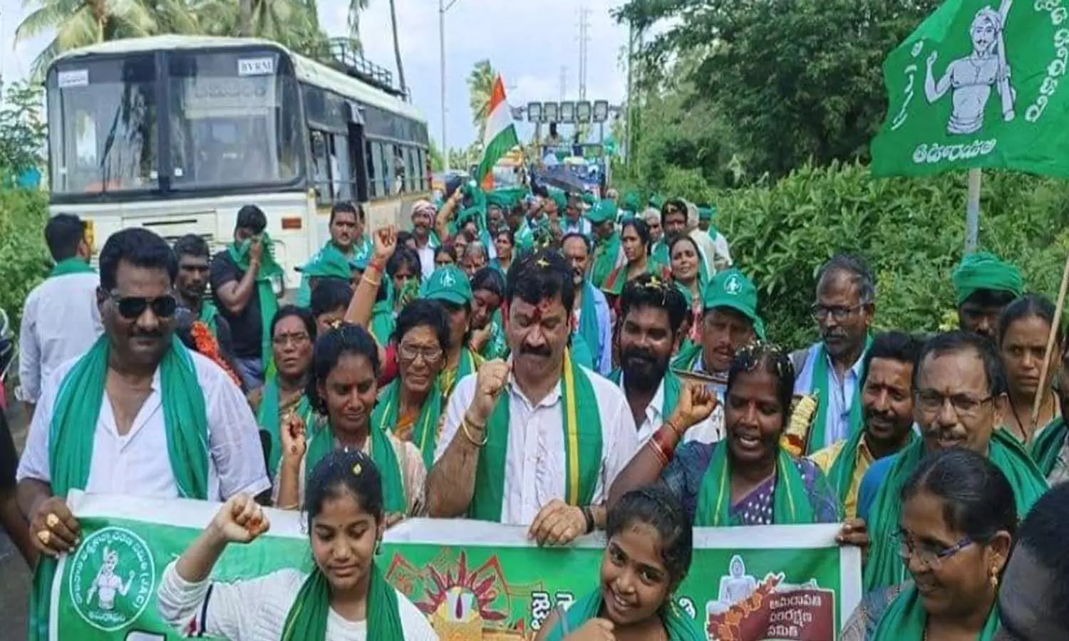 నేడు భీమవరం నియోజకవర్గంలో మహాపాదయాత్ర