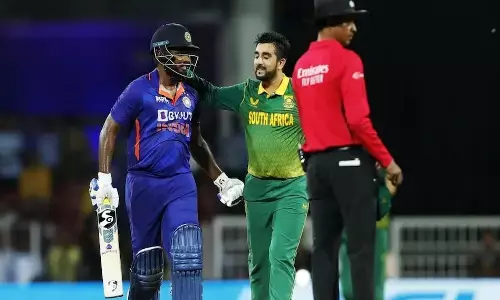 సంజూ పోరాడినా.. తొలి వన్డేలో భారత్ ఓటమి..!