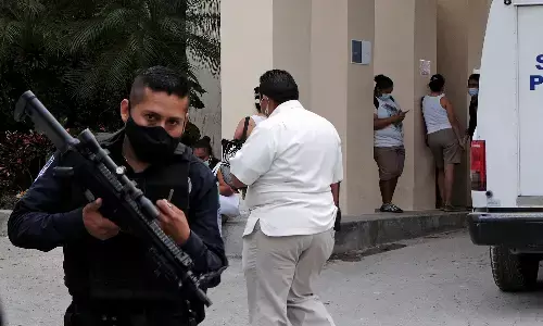 మెక్సికోలో దారుణం.. దుండగుల కాల్పుల్లో 21 మంది మృతి