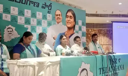 ఢిల్లీ సీబీఐ ఆఫీసుకు వైఎస్ షర్మిల