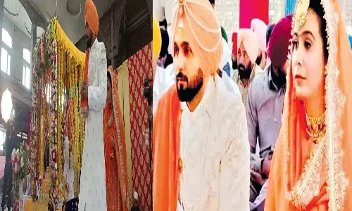 ఎమ్మెల్యే పెళ్లి పార్టీ కార్యకర్తతోనే