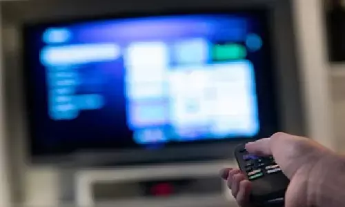 రాత్రి 7 గంటలైతే.. ఆ ఊర్లో టీవీలు, సెల్ఫోన్లు బంద్.. ఎందుకో తెలుసా ?