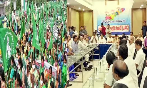రాజీనామాలు... రాజధాని రైతులకు చెక్..?
