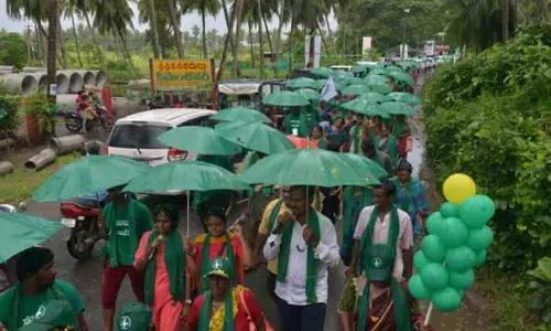 పాలకొల్లులో రైతుల మహాపాదయాత్ర