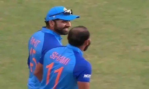 2 2 W W W W.. ఒకే ఒక్క ఓవర్ లో ఆస్ట్రేలియాను కమ్మేసిన మొహమ్మద్ షమీ